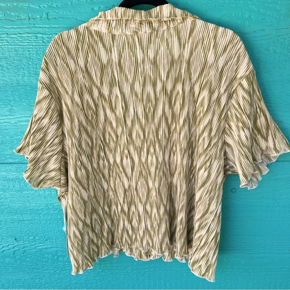 Almost Famous Plisse (crinkled) Striped Button Front Shirt 3X NWT Green Cream - Picture 5 of 5